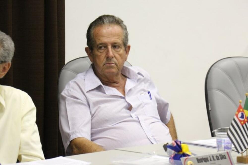 MÁRIO DE BARROS COBRA SOLUÇÃO PARA PROBLEMAS EXISTENTES NO BAIRRO VILA NOVA