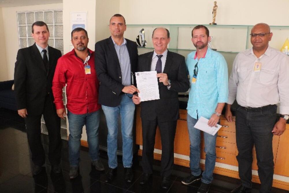 VEREADORES REIVINDICAM MELHORIAS NOS SERVIÇOS DA AGÊNCIA DOS CORREIOS