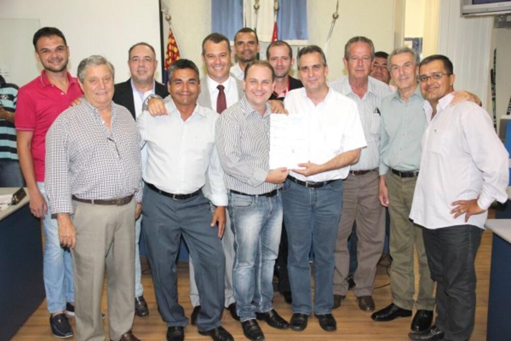 MESA DIRETORA REALIZA DEVOLUÇÃO DO DUODÉCIMO A PREFEITO HÉLIO ZANATTA