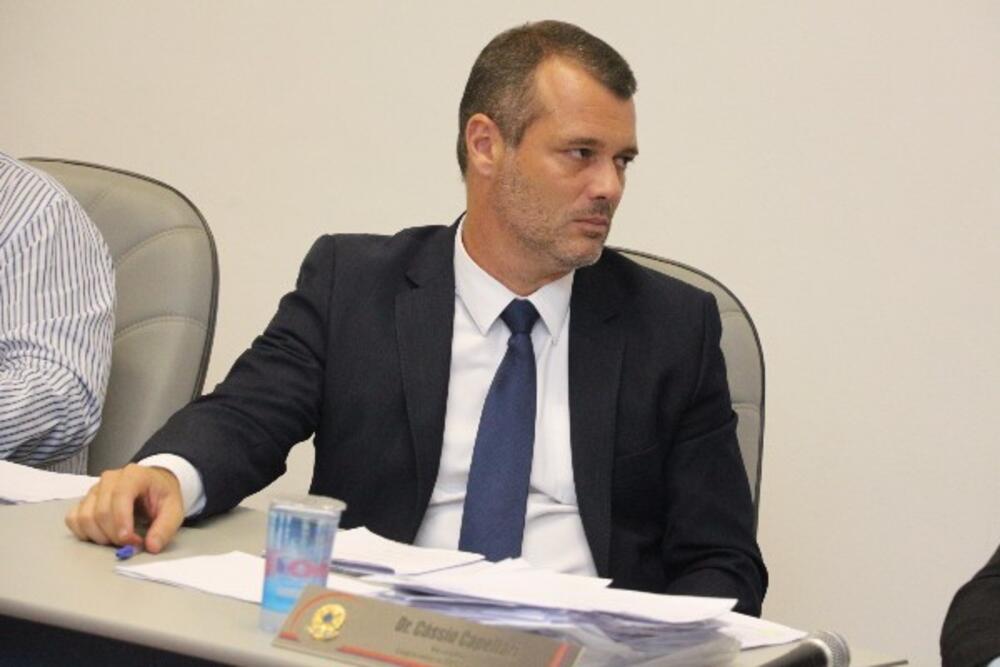 VEREADOR DR. CÁSSIO CAPELLARI CONCEDE HONRARIA AO PRESIDENTE DA SUBSEÇÃO DA OAB SÃO PEDRO