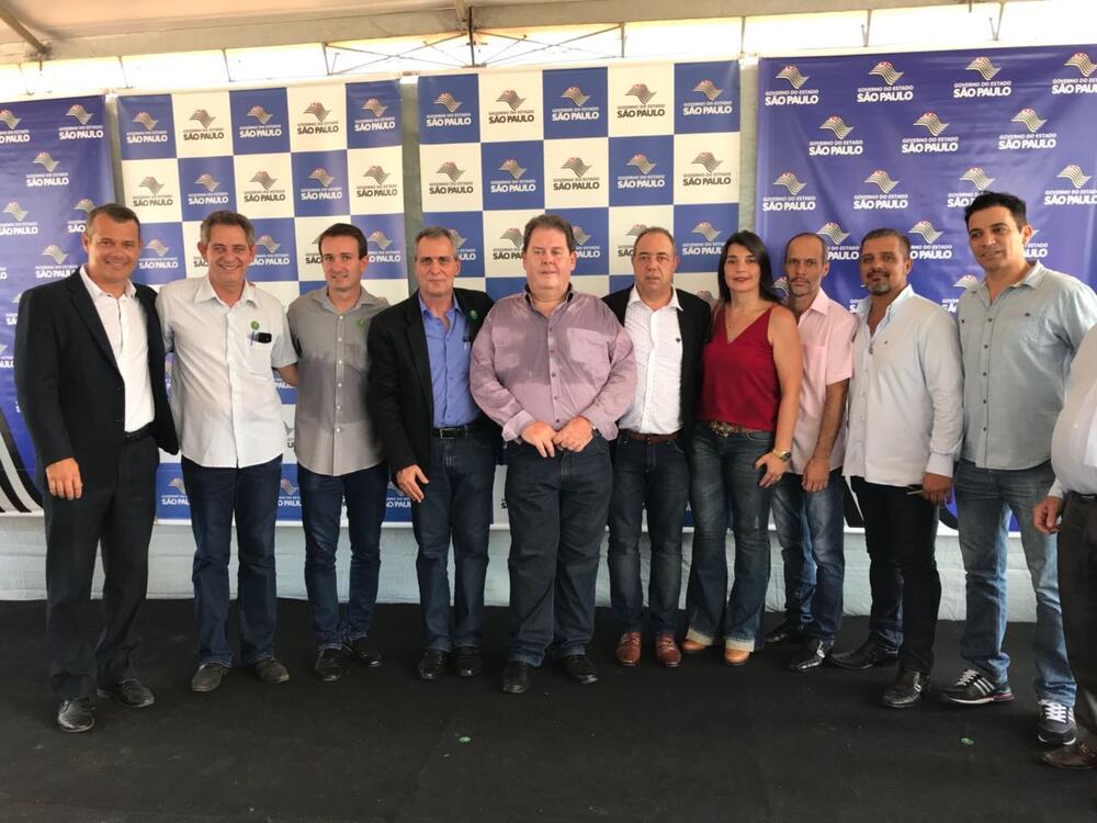 VEREADORES PARTICIPAM DE SOLENIDADE DE INAUGURAÇÃO NA SP304