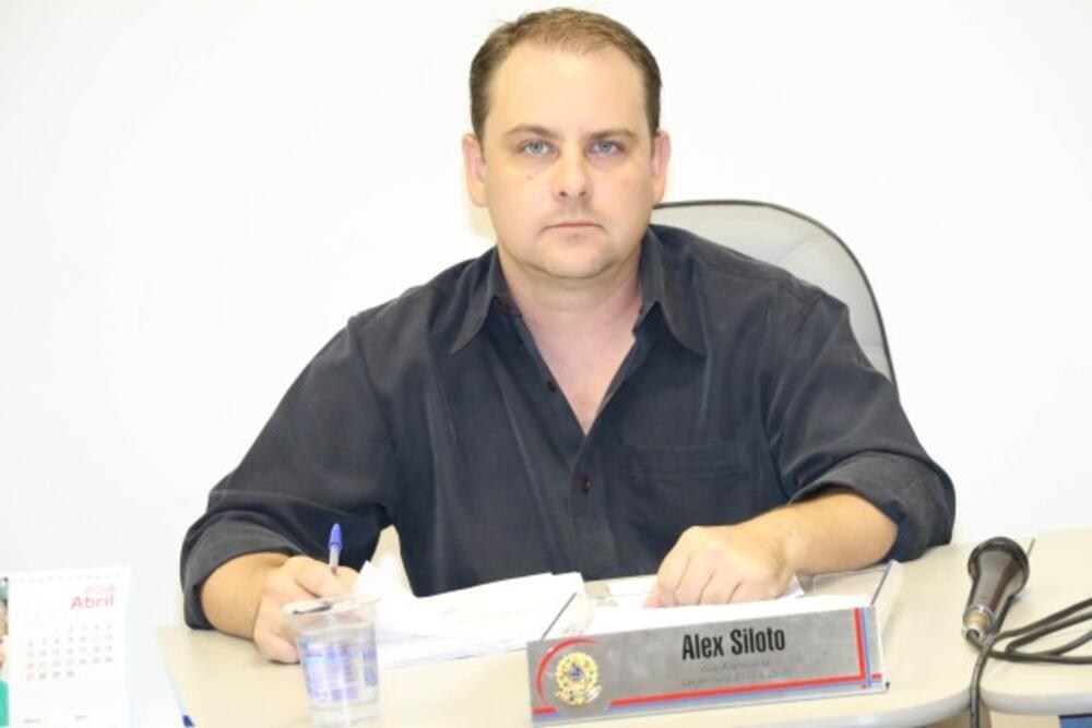 ALEX SILOTO SOLICITA MELHORIAS NA ILUMINAÇÃO DO PARQUE MARIA ANGÉLICA