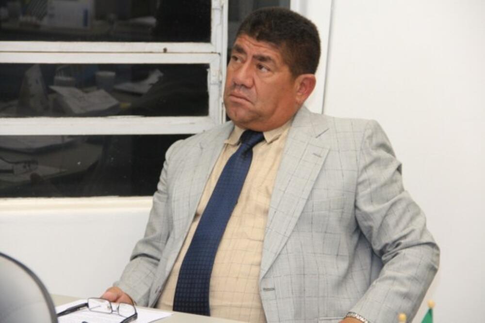 TONINHO DINGÃO SOLICITA MELHORIAS NO ACESSO QUE LIGA OS BAIRROS ALPES DAS ÁGUAS E THEODORO DE SOUZA