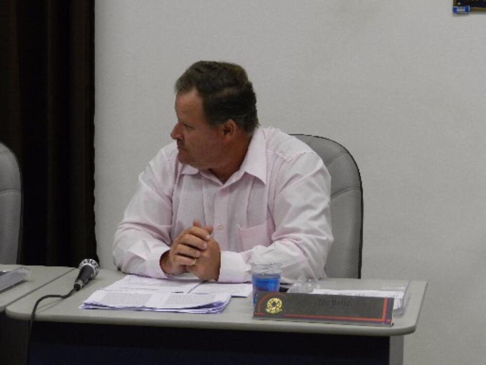 VEREADOR LUIZ MELADO NA ÚLTIMA SESSÃO DA CÂMARA APRESENTOU DIVERSAS PROPOSITURAS ONDE REIVINDICA MELHORIAS PARA POPULAÇÃO E INFORMAÇÕES DO PODER EXECUTIVO