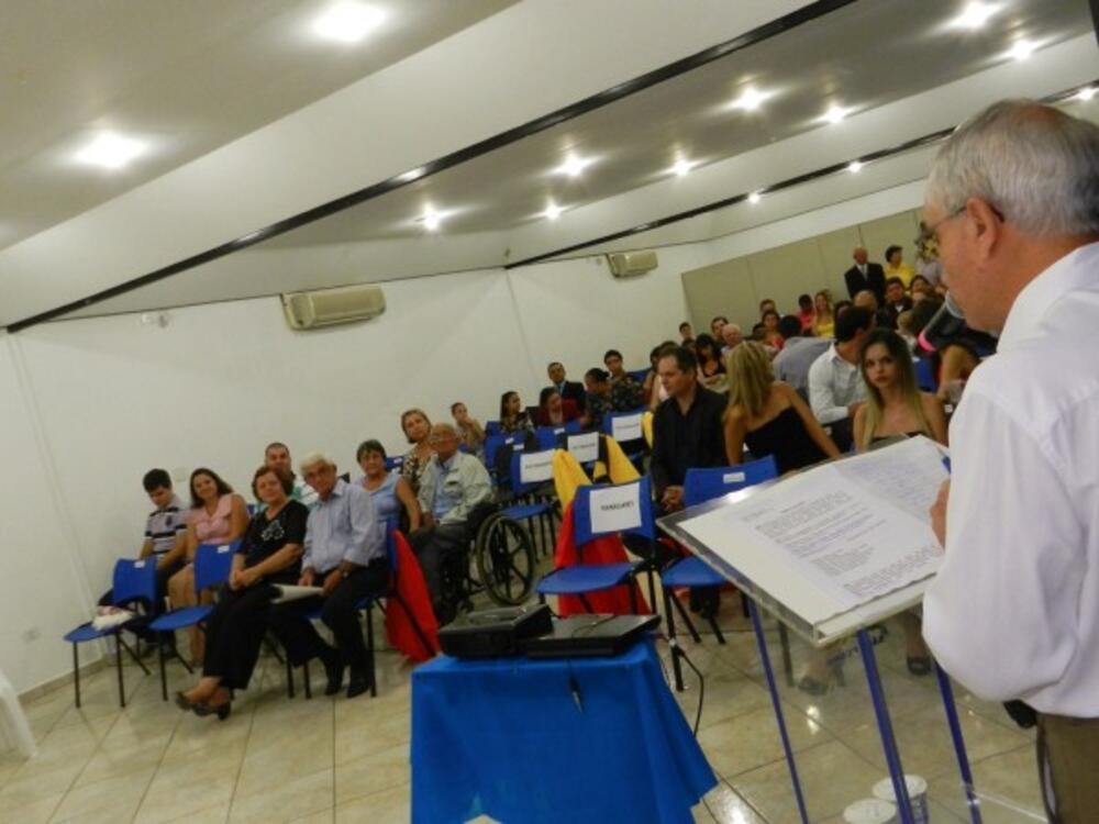 SESSÃO SOLENE CONCEDE A ENTREGA DE TÍTULOS DE CIDADÃOS SÃO PEDRENSES
