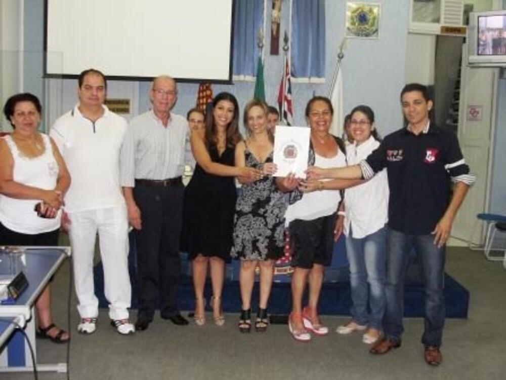 FUNCIONÁRIOS DO HOSPITAL SÃO LUCAS SÃO HOMENAGEADOS PELO VEREADOR ELIAS CANDEIAS