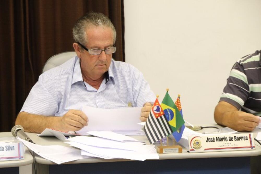 MÁRIO DE BARROS CONCEDE MOÇÃO DE APLAUSOS E CONGRATULAÇÕES A LIGIA JERSELÍ FISCHI BRUNOSSI