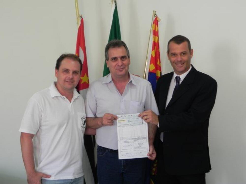 CÂMARA DEVOLVE R$ 404 MIL À PREFEITURA