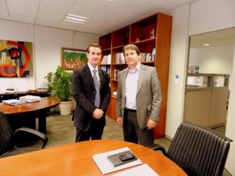 PRESIDENTE DA CÂMARA SE REÚNE COM NESTLÉ PARA DISCUTIR FUTURAS PARCERIAS COM O MUNICÍPIO