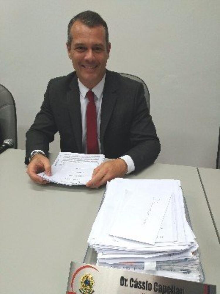 VEREADOR DR. CÁSSIO CAPELLARI APRESENTA HOMENAGEM A ACISP