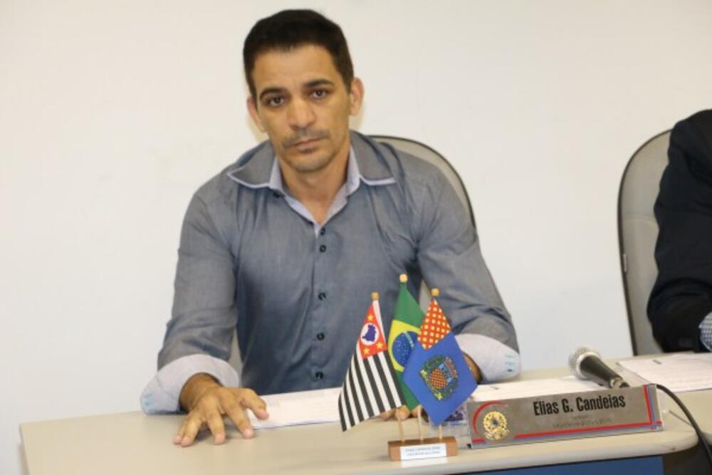 ELIAS CANDEIAS PEDE A INSTALAÇÃO DE BEBEDOUROS NO GINÁSIO MUNICIPAL