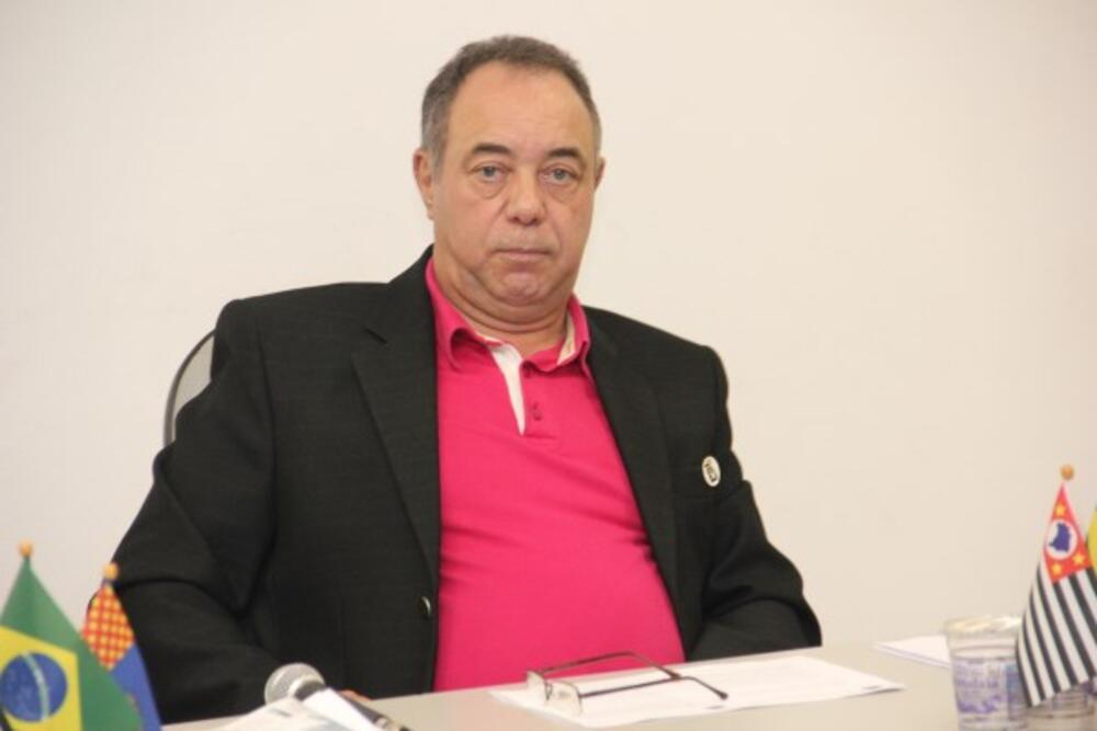 TONINHO DA SORVETERIA PEDE A INSTALAÇÃO DE ACADEMIA AO AR LIVRE NO JARDIM HOLIDAY