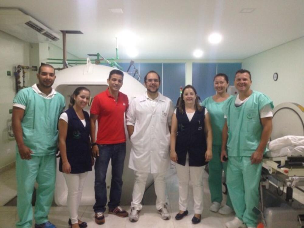 ELIAS CANDEIAS PRESTIGIA NOVAS INSTALAÇÕES DO CENTRO HIPERBÁRICO O2 EM PIRACICABA