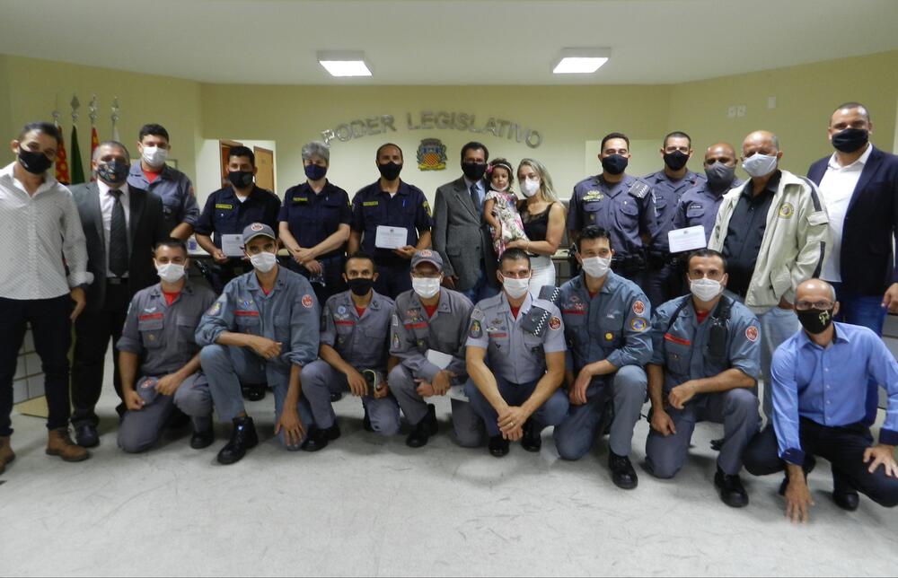 CÂMARA HOMENAGEIA POLICIAIS QUE FORAM DESTAQUE EM 2020