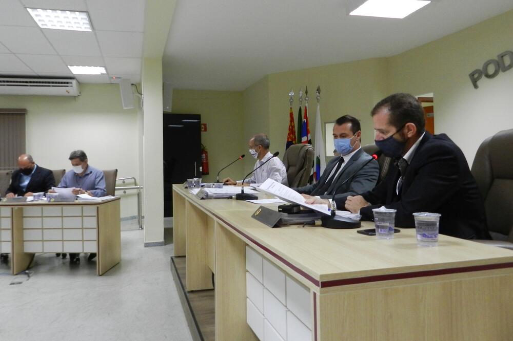 CÂMARA APROVA MOÇÃO DE APLAUSOS A CANTORES QUE FIZERAM LIVES EM PROL DA APAE SÃO PEDRO