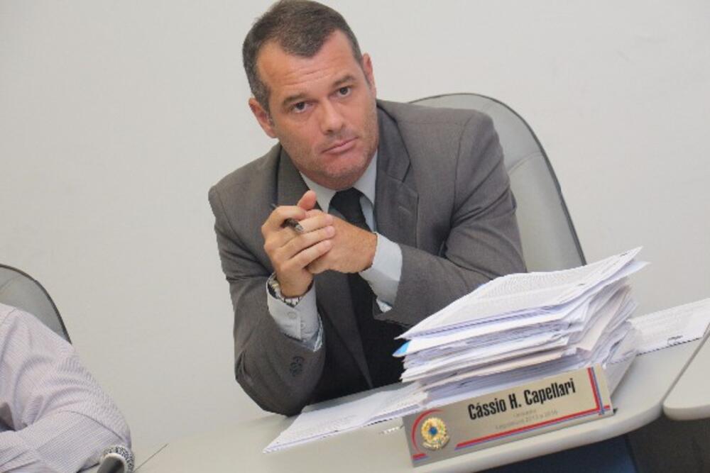 CÁSSIO CAPELLARI INDICA AO EXECUTIVO A MUDANÇA NO HORÁRIO DE FUNCIONAMENTO EM SANITÁRIO PÚBLICO NA PRAÇA SÃO BENEDITO