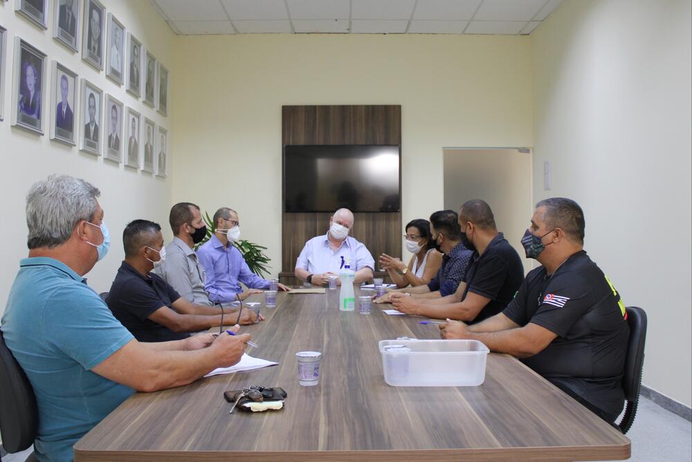 VEREADORES SE REÚNEM COM ADMINISTRAÇÃO DO HOSPITAL SÃO LUCAS E TRATAM SOBRE PLS